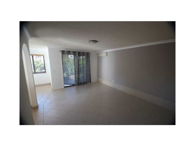 1/31 Armrick Avenue, Broadbeach QLD 4218