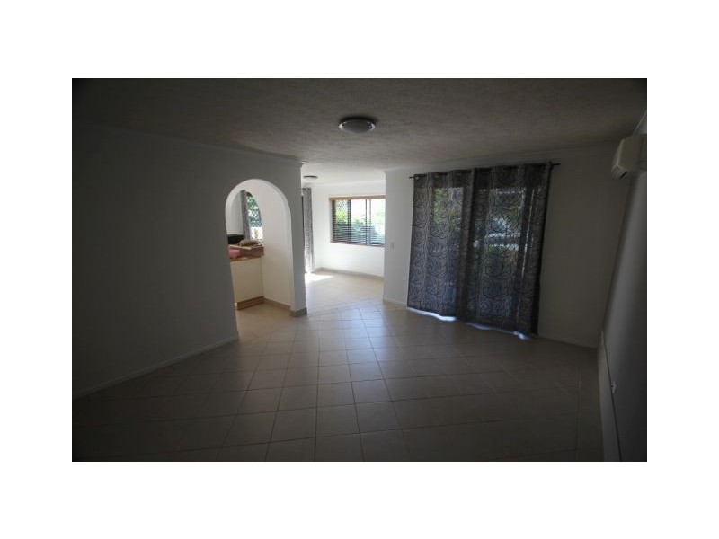 1/31 Armrick Avenue, Broadbeach QLD 4218