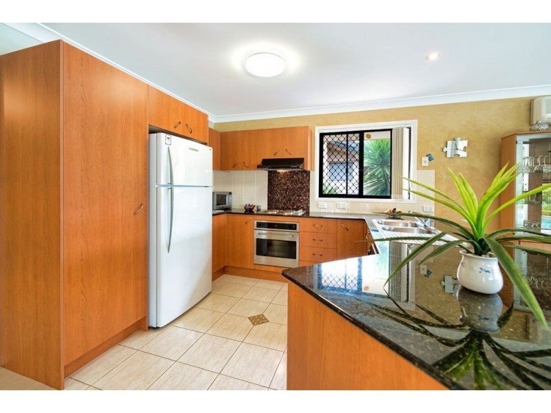 14 Salamander Court, Mermaid Waters QLD 4218