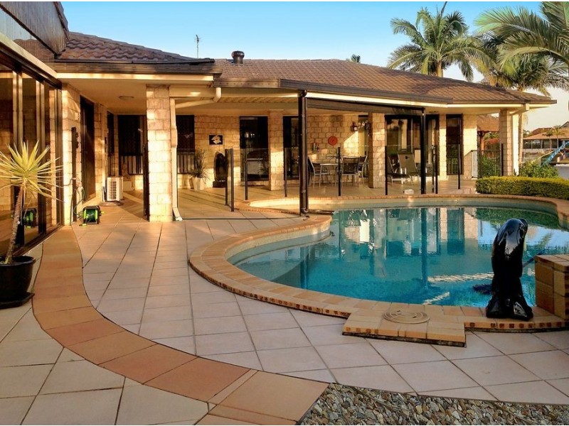 14 Salamander Court, Mermaid Waters QLD 4218