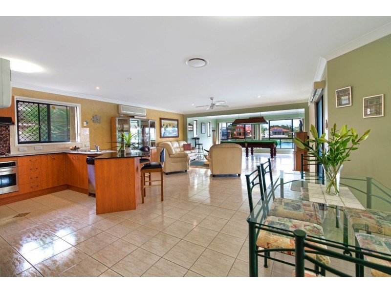 14 Salamander Court, Mermaid Waters QLD 4218