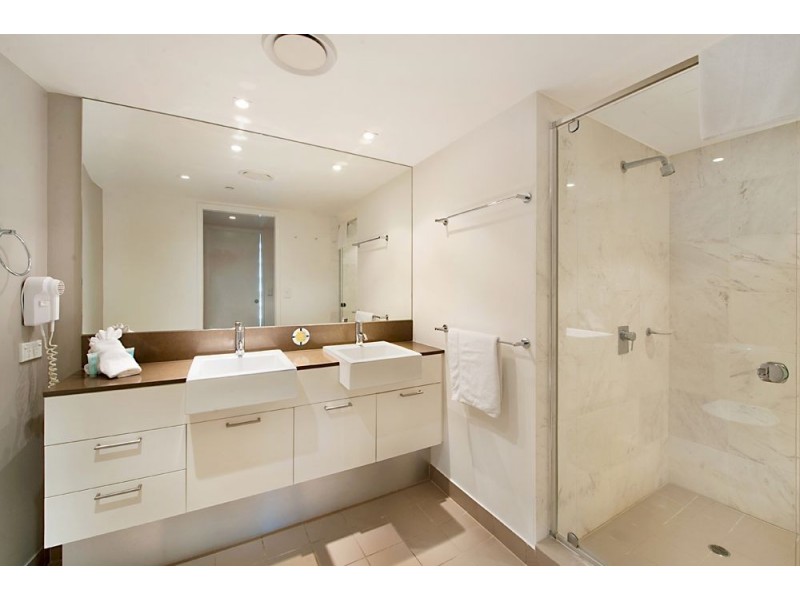 18 Enderley Avenue, Surfers Paradise QLD 4217