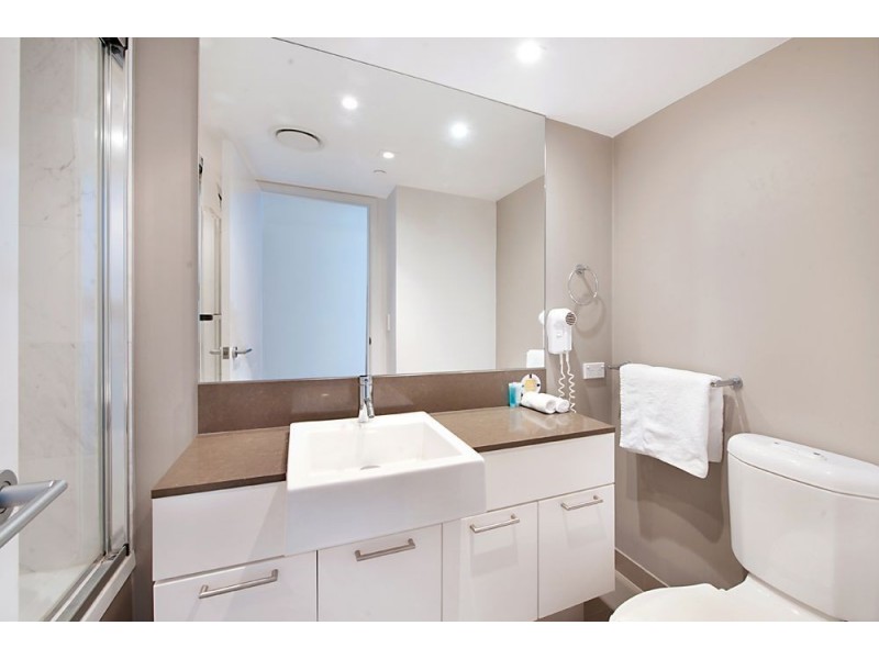 18 Enderley Avenue, Surfers Paradise QLD 4217