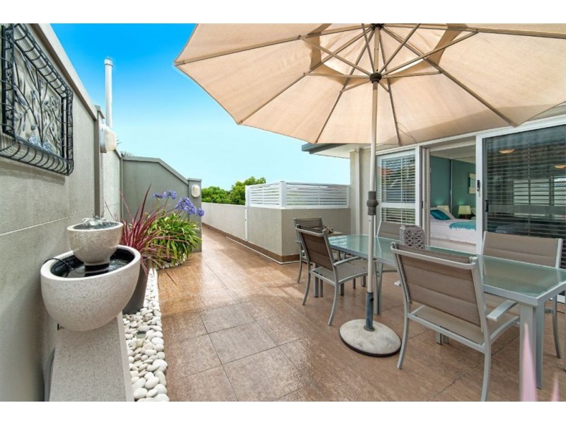 13/10 Rosewood Avenue, Broadbeach QLD 4218