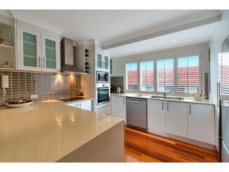 13/10 Rosewood Avenue, Broadbeach QLD 4218