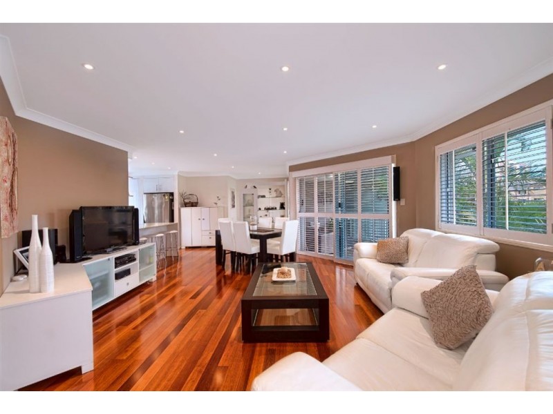 13/10 Rosewood Avenue, Broadbeach QLD 4218