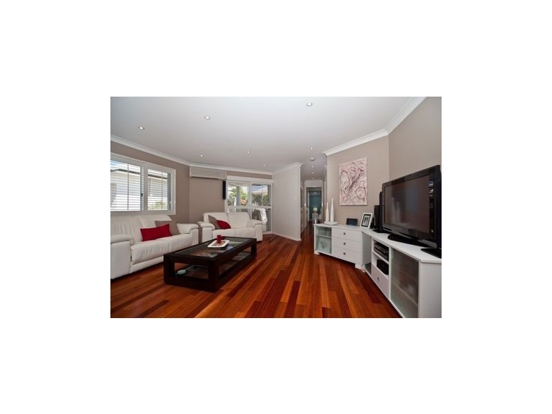 13/10 Rosewood Avenue, Broadbeach QLD 4218