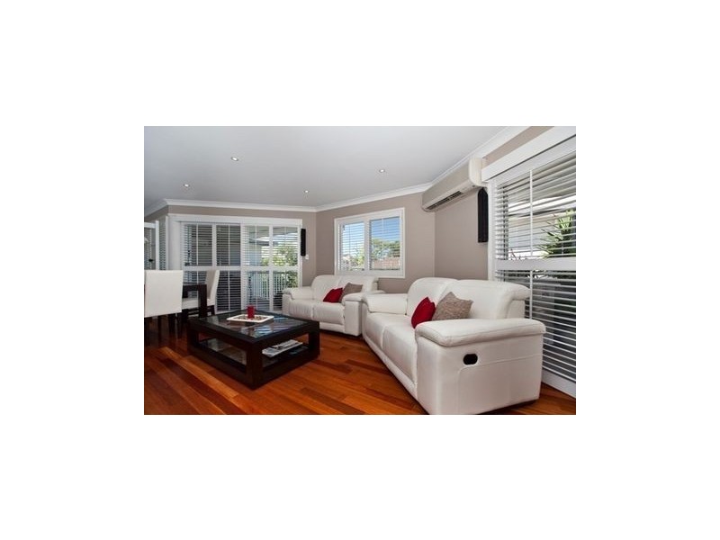 13/10 Rosewood Avenue, Broadbeach QLD 4218