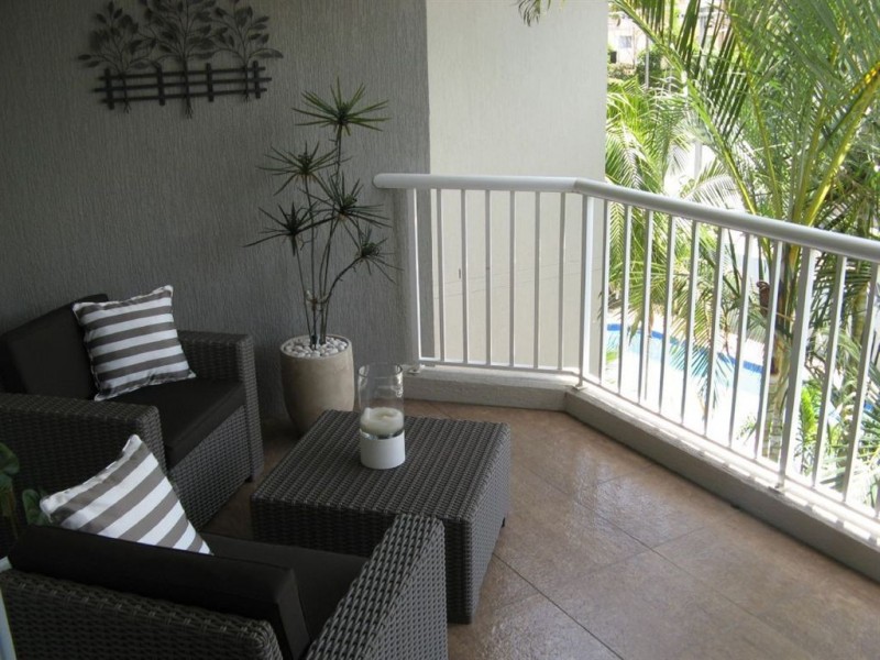 13/10 Rosewood Avenue, Broadbeach QLD 4218