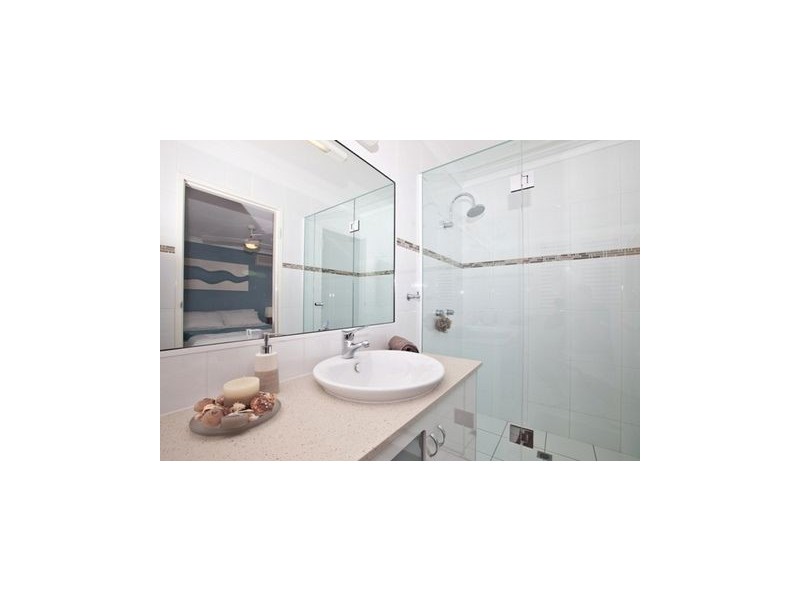 13/10 Rosewood Avenue, Broadbeach QLD 4218