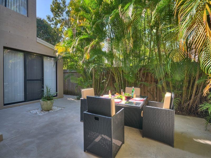 31 Second Ave, Broadbeach QLD 4218