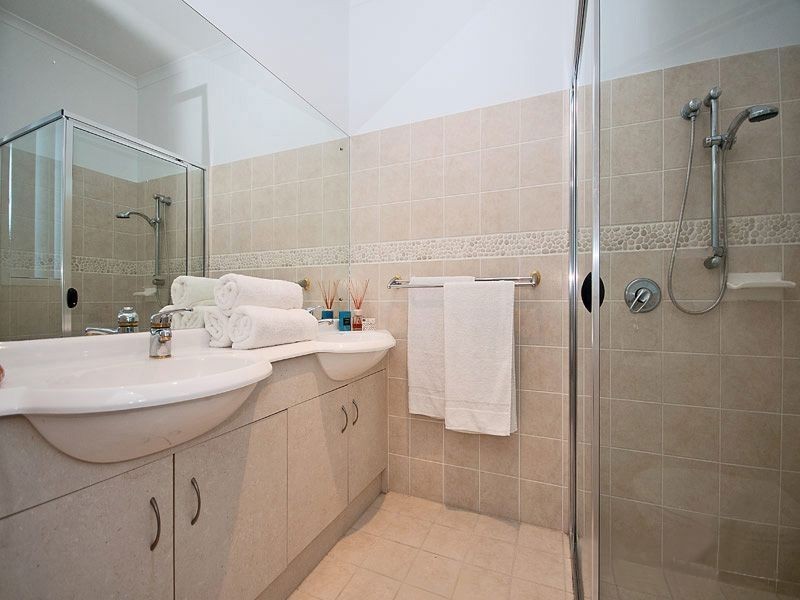 31 Second Ave, Broadbeach QLD 4218