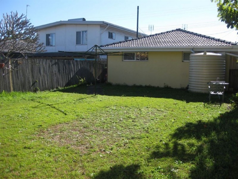 36 Dawn Parade, Miami QLD 4220