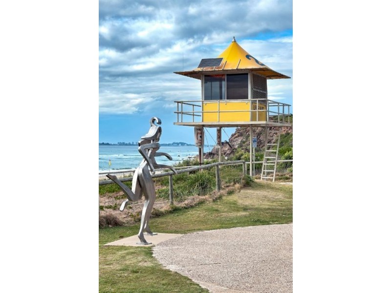 36 Dawn Parade, Miami QLD 4220