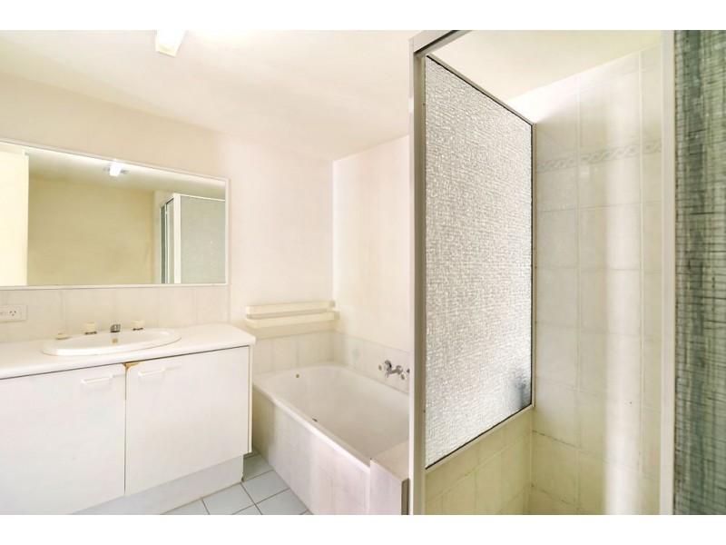 35 Palm Avenue, Surfers Paradise QLD 4217