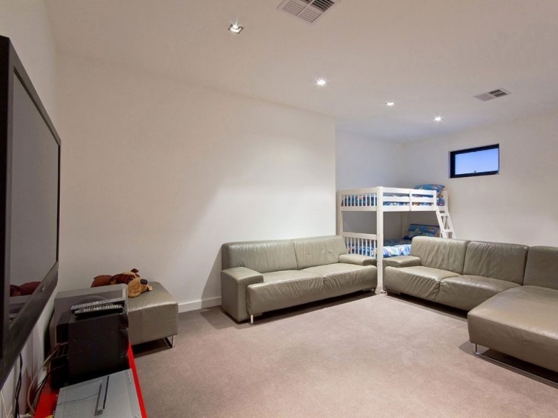 66 O’Grady Drive, Paradise Point QLD 4216