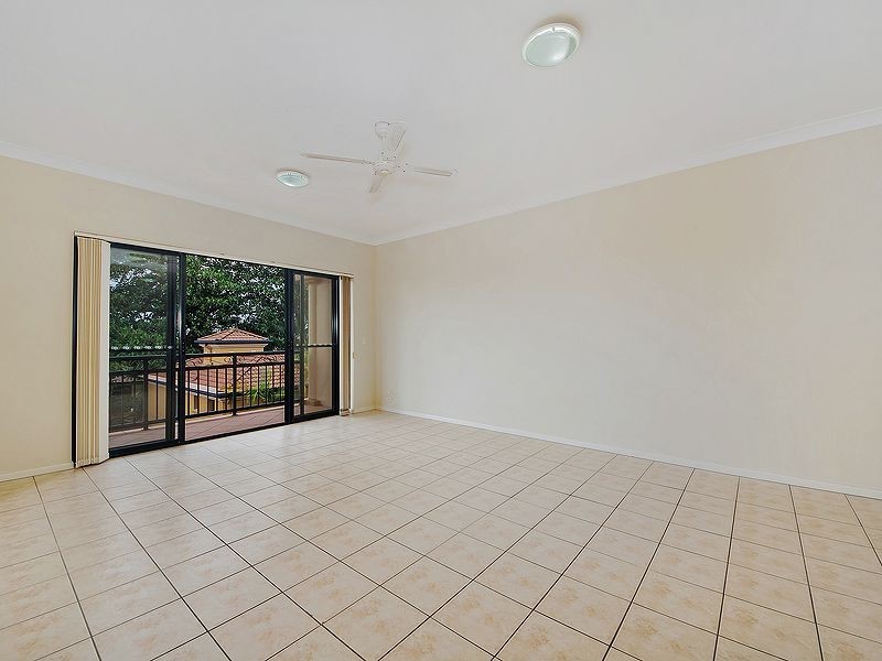 109/85 Palm Meadows Drive, Carrara QLD 4211