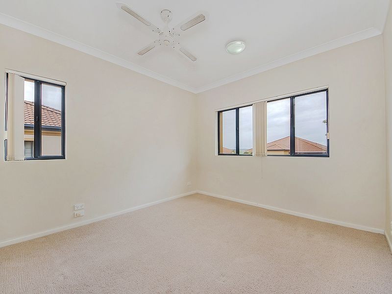 109/85 Palm Meadows Drive, Carrara QLD 4211