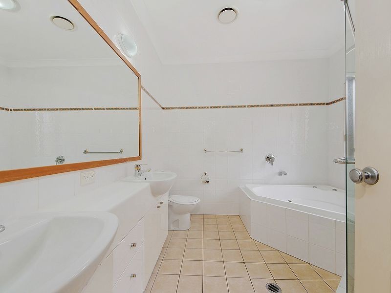109/85 Palm Meadows Drive, Carrara QLD 4211
