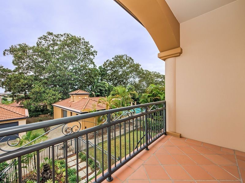 109/85 Palm Meadows Drive, Carrara QLD 4211