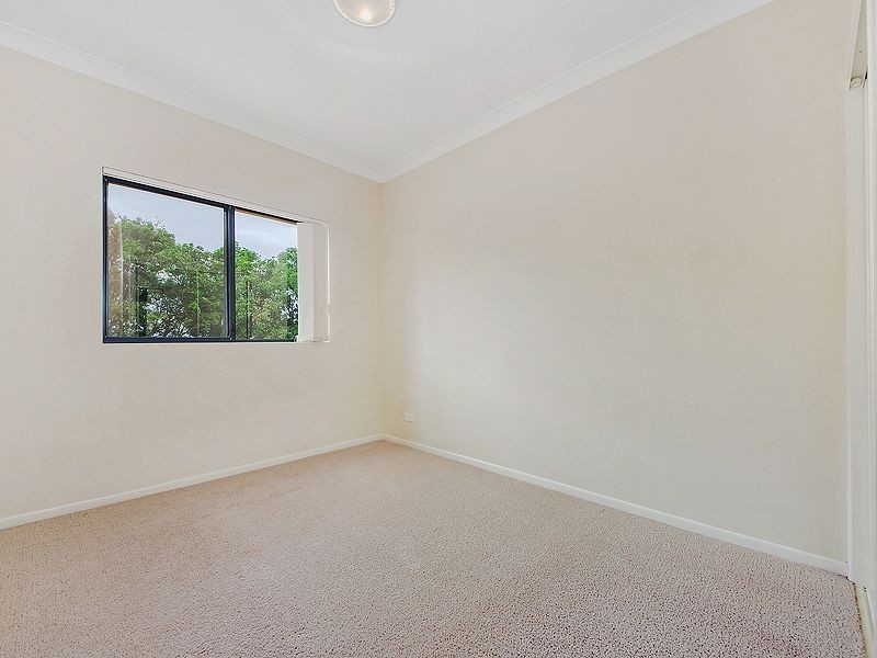 109/85 Palm Meadows Drive, Carrara QLD 4211