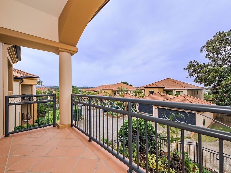 109/85 Palm Meadows Drive, Carrara QLD 4211