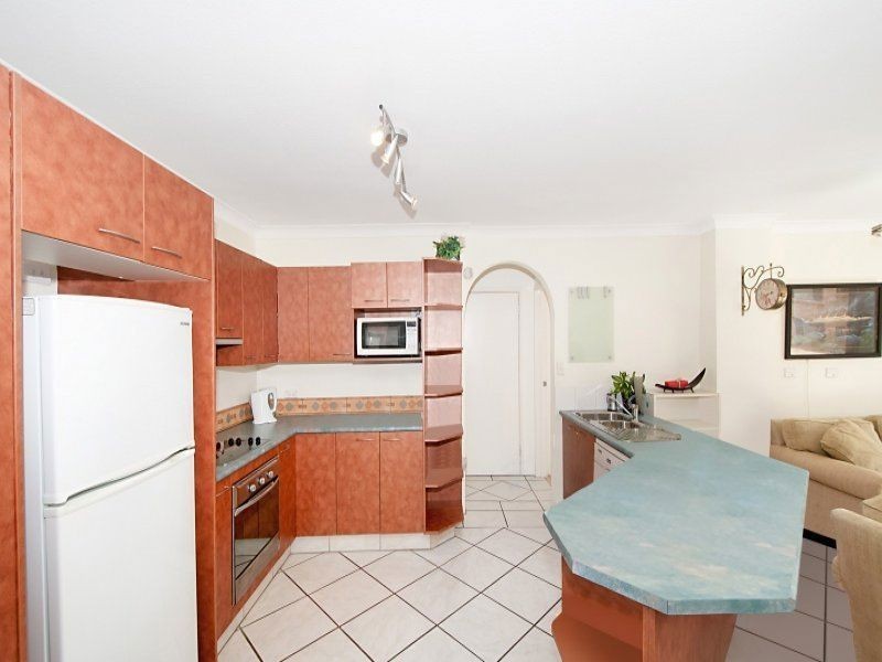 4/5 Queensland Ave, Broadbeach QLD 4218