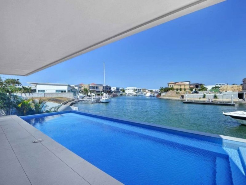 99 The Sovereign Mile, Sovereign Islands QLD 4216