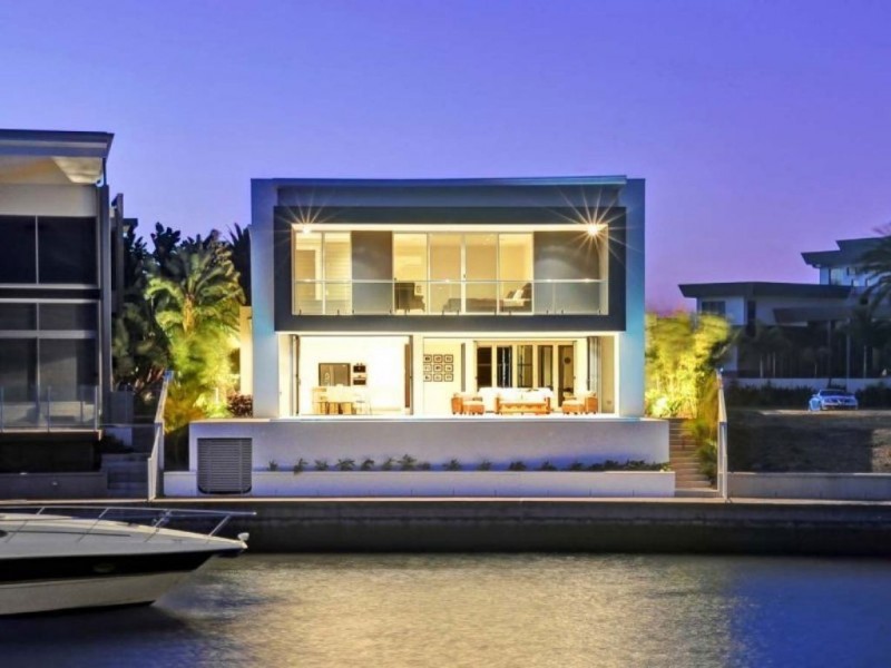 99 The Sovereign Mile, Sovereign Islands QLD 4216