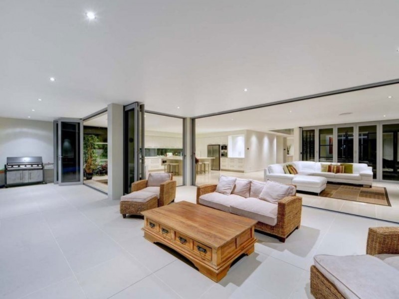 99 The Sovereign Mile, Sovereign Islands QLD 4216