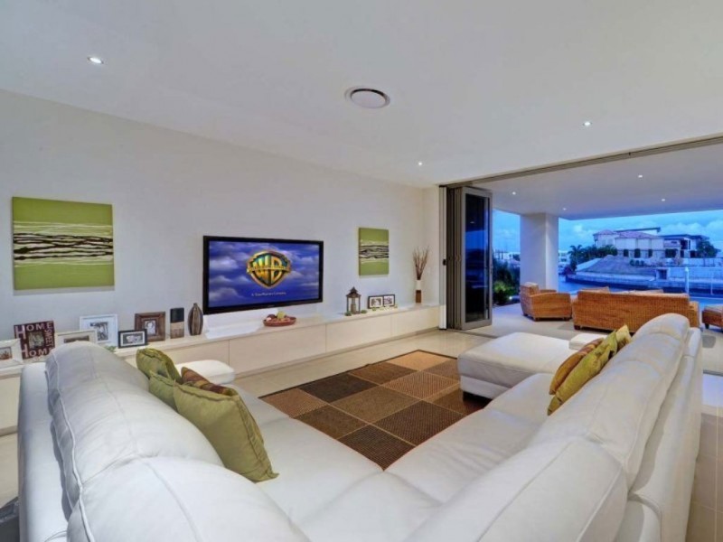 99 The Sovereign Mile, Sovereign Islands QLD 4216