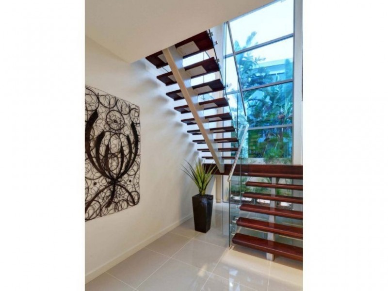 99 The Sovereign Mile, Sovereign Islands QLD 4216