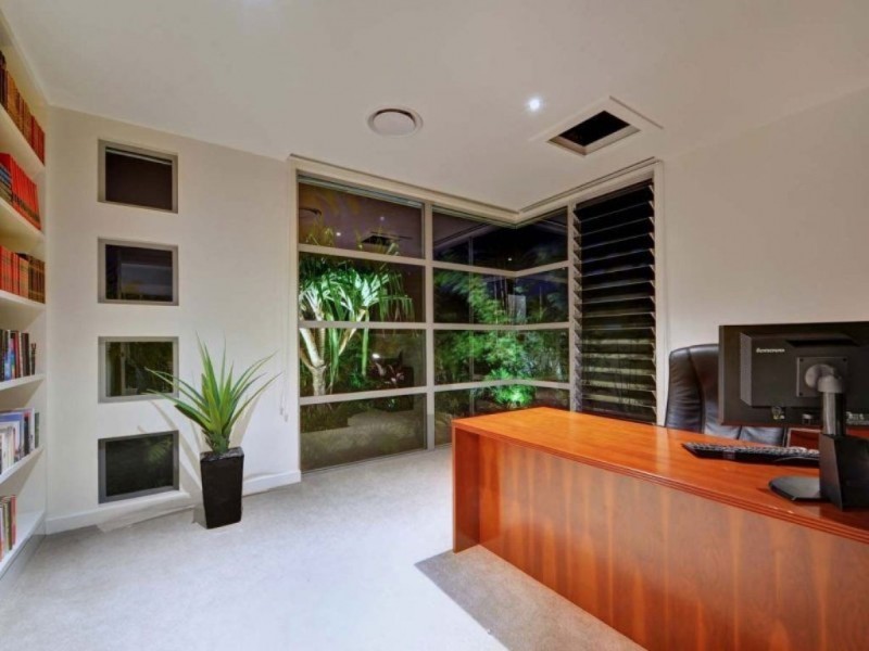 99 The Sovereign Mile, Sovereign Islands QLD 4216