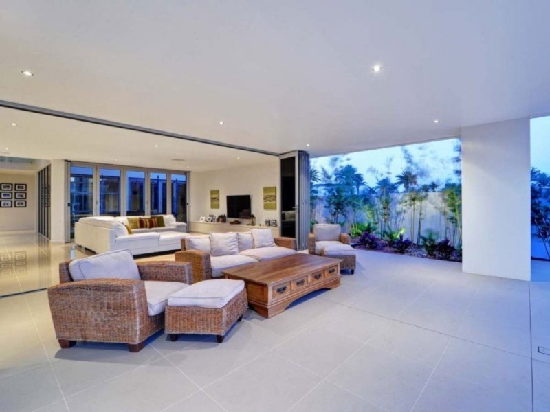 99 The Sovereign Mile, Sovereign Islands QLD 4216