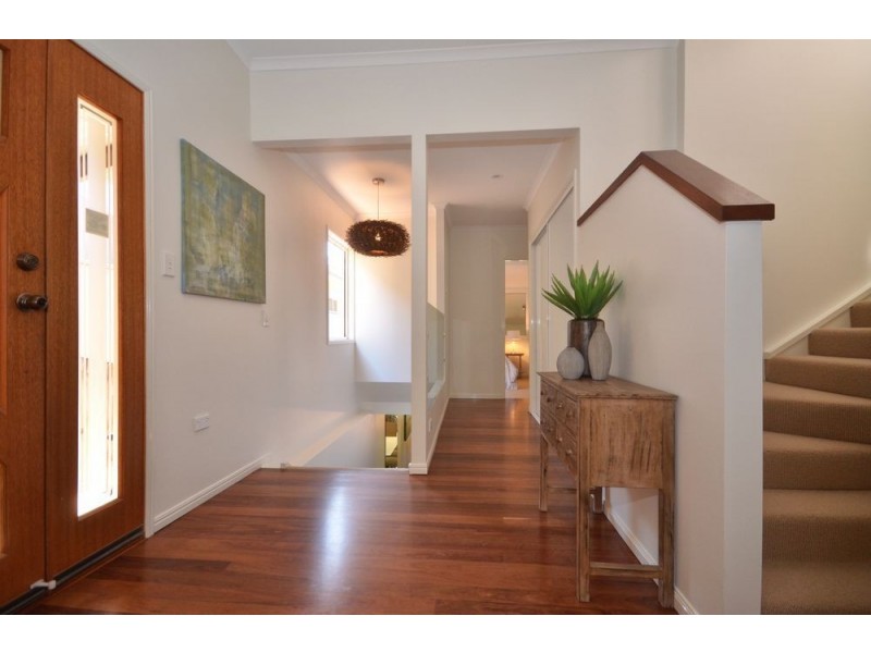 80 Ocean Pde, Burleigh Heads QLD 4220