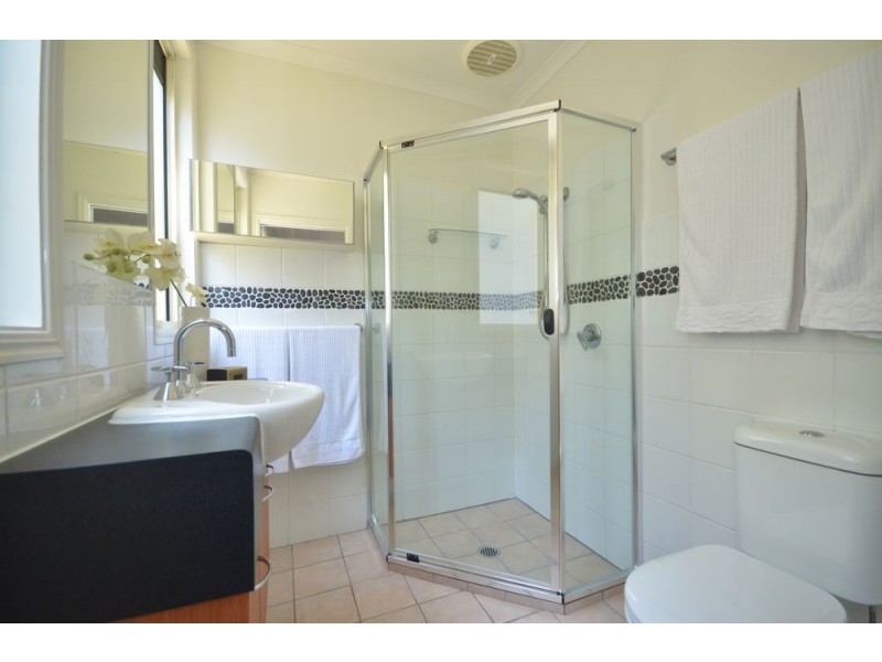 80 Ocean Pde, Burleigh Heads QLD 4220