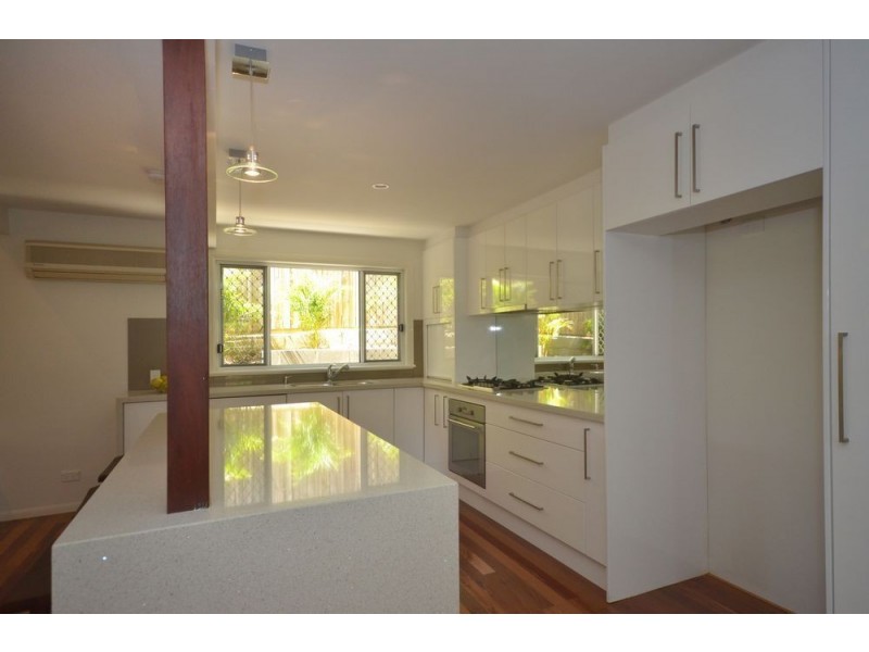 80 Ocean Pde, Burleigh Heads QLD 4220