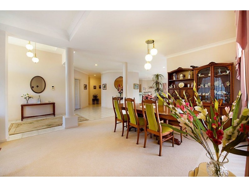 47 Montevideo Drive, Clear Island Waters QLD 4226