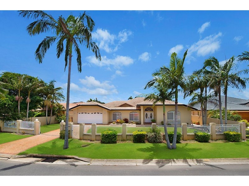 47 Montevideo Drive, Clear Island Waters QLD 4226