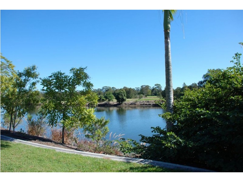8/125 Santa Cruz Boulevard, Clear Island Waters QLD 4226