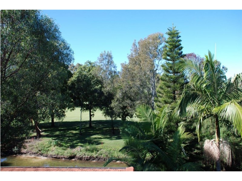 8/125 Santa Cruz Boulevard, Clear Island Waters QLD 4226