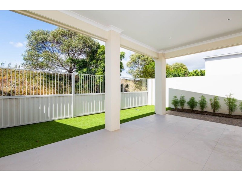 2/22 Compass Drive, Biggera Waters QLD 4216