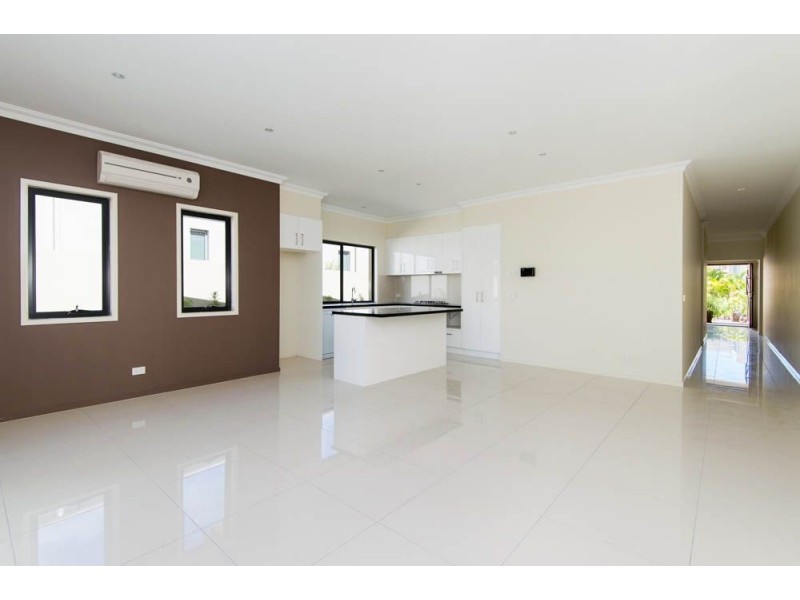 2/22 Compass Drive, Biggera Waters QLD 4216