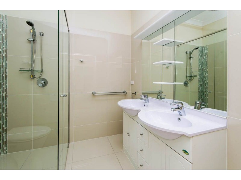 2/22 Compass Drive, Biggera Waters QLD 4216