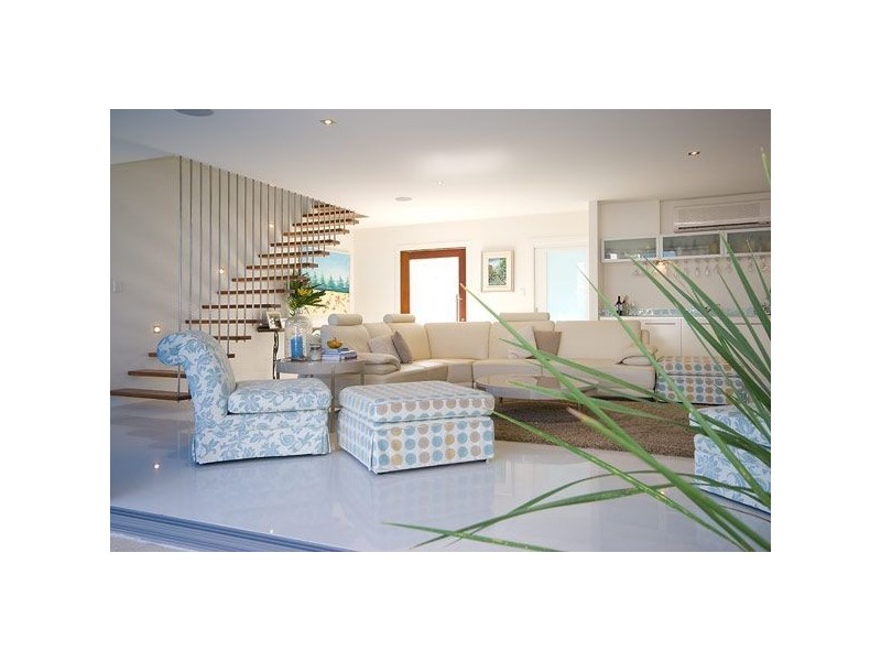 21 Freyburg Street, Sorrento QLD 4217