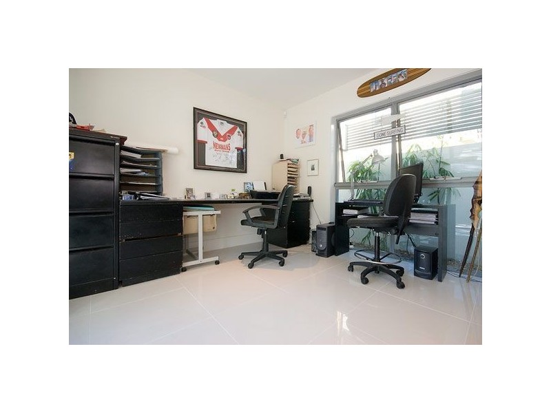 21 Freyburg Street, Sorrento QLD 4217