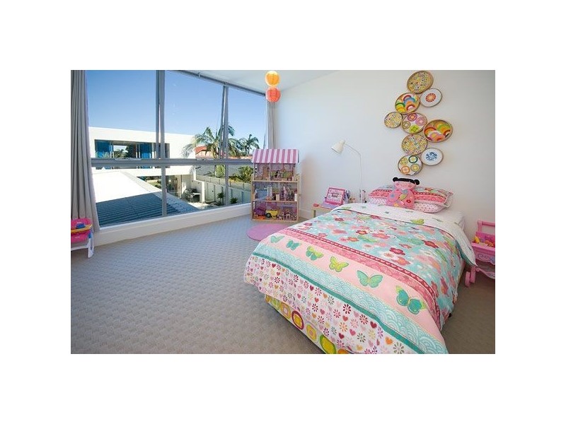 21 Freyburg Street, Sorrento QLD 4217