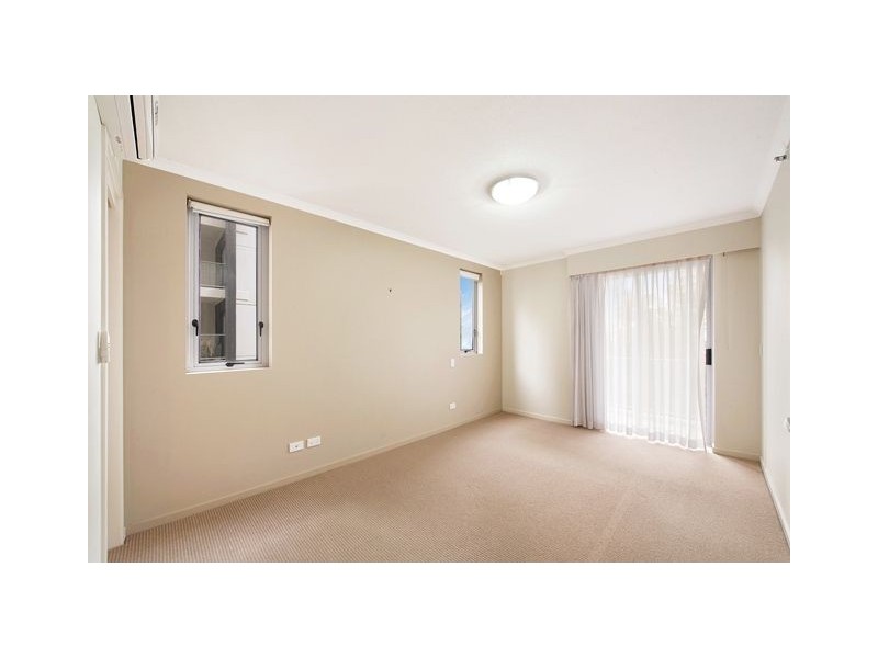 21 Cypress Avenue, Surfers Paradise QLD 4217