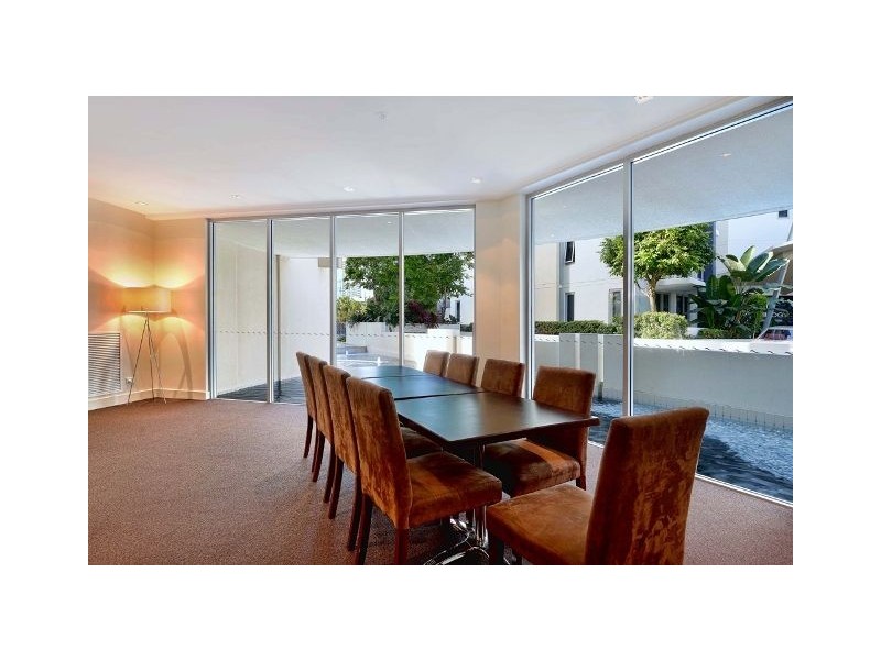 21 Cypress Avenue, Surfers Paradise QLD 4217