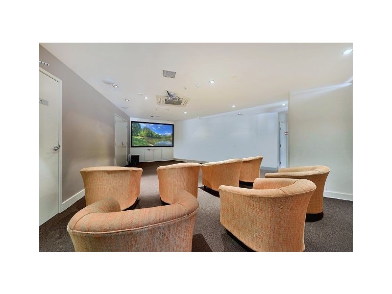 21 Cypress Avenue, Surfers Paradise QLD 4217